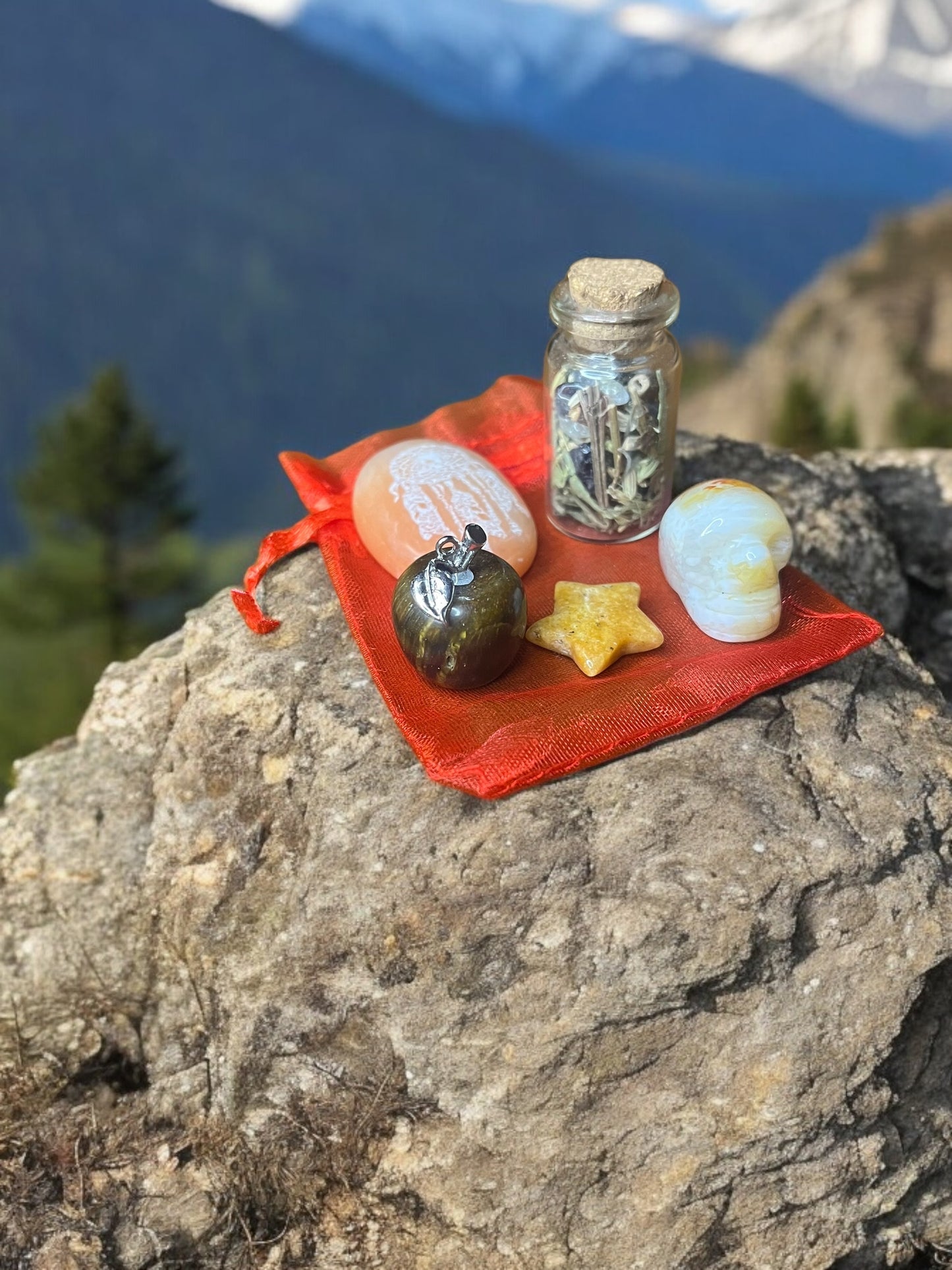 Strength + Courage Mojo Bag – Empowerment Crystal Set for Inner Power, Motivation & Grounding | Energy-Charged Protection Charm