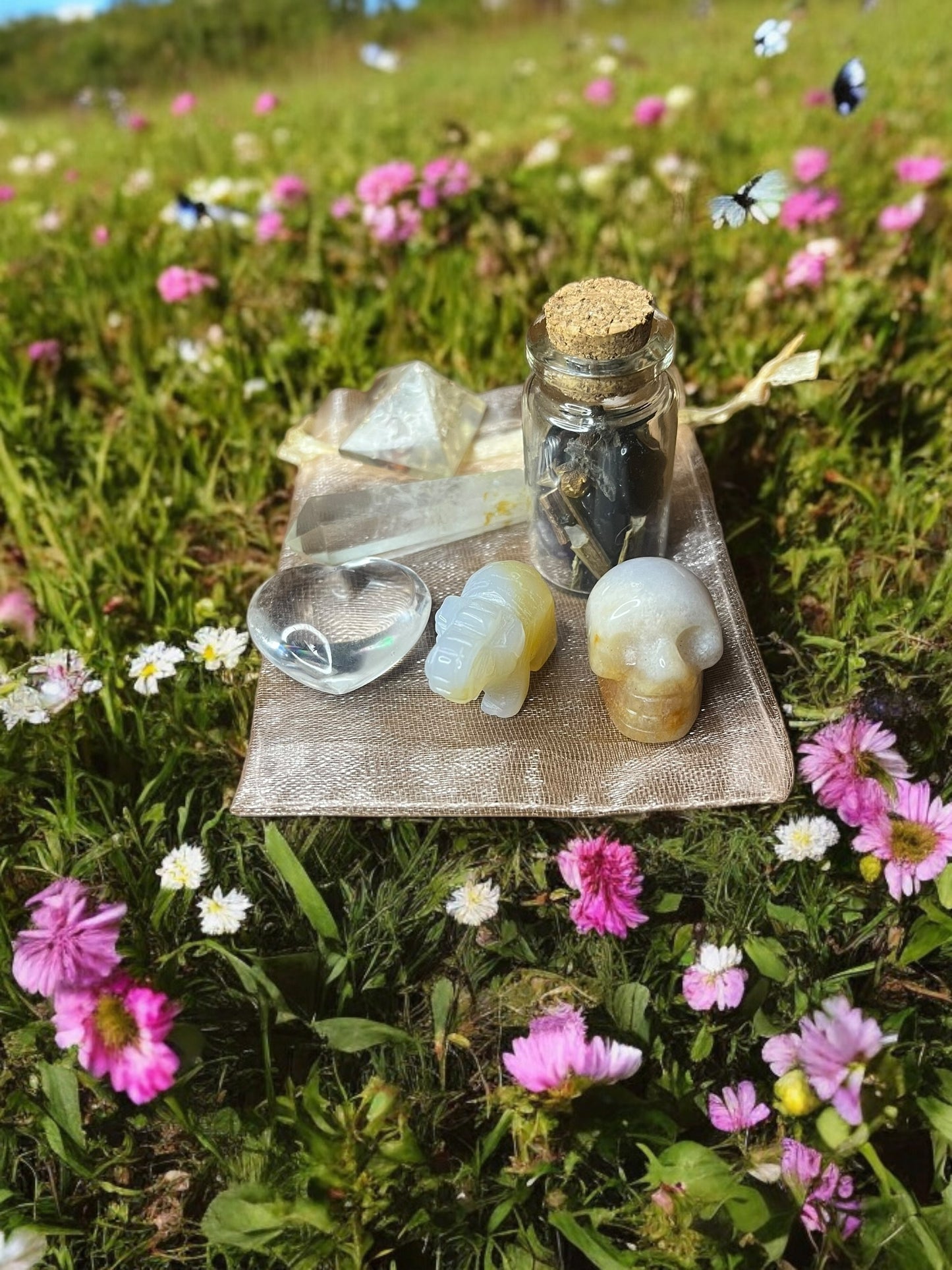 Manifesting Mojo Bag – Intention-Charged Crystal Set for Abundance, Vision & Spiritual Alignment | Handmade Law of Attraction Kit