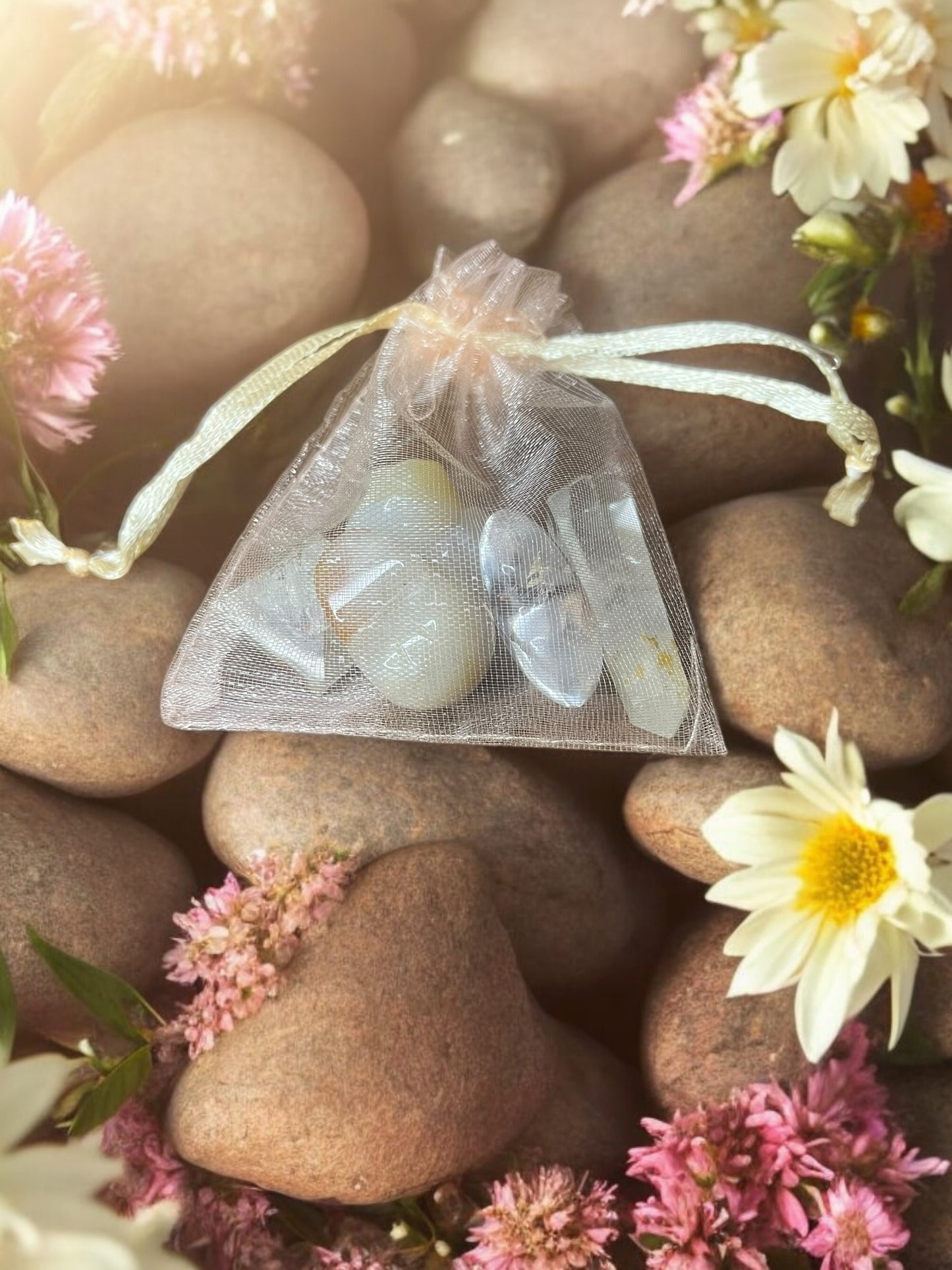 Manifesting Mojo Bag – Intention-Charged Crystal Set for Abundance, Vision & Spiritual Alignment | Handmade Law of Attraction Kit