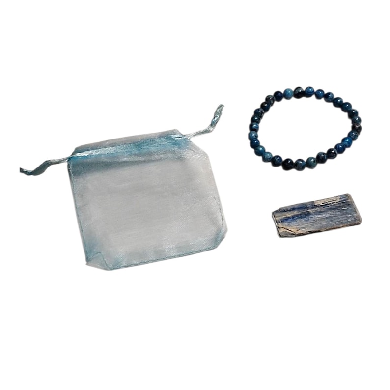 Blue Howlite 6mm Beaded Bracelet with Raw Kyanite Crystal – Calming & Communication Set