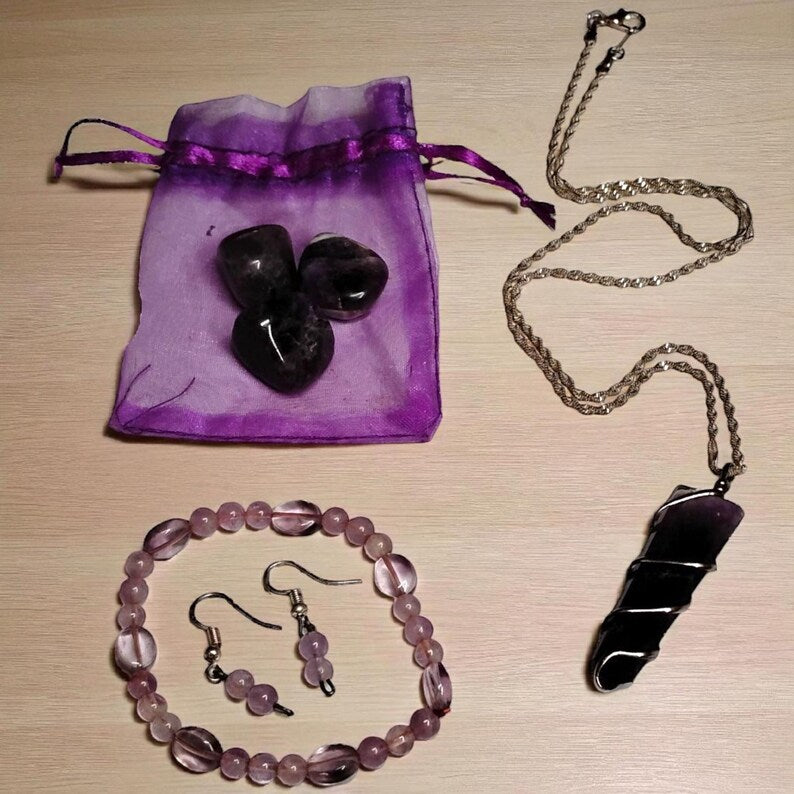 Amethyst Crystal Healing Jewelry Gift Set – Wire Wrapped Pendant, Bracelet, Earrings & Tumbled Stones
