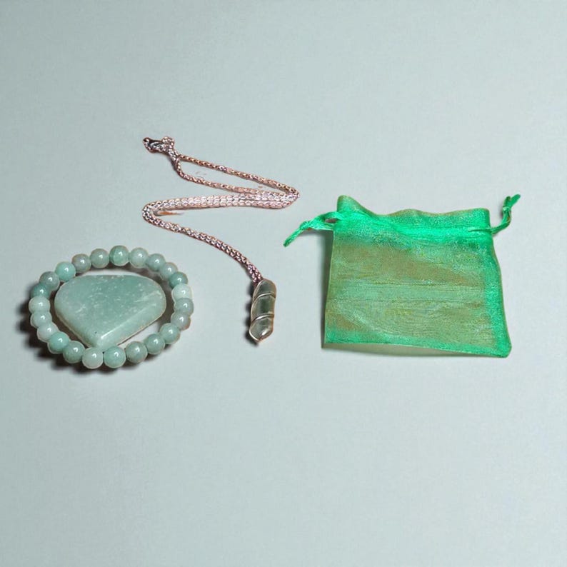 Green Aventurine Crystal Healing Set – Pendant Necklace, Beaded Bracelet & Heart Stone with Gift Bag