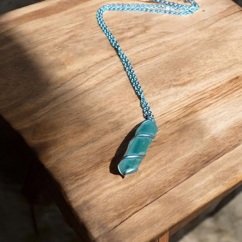 Green Aventurine Crystal Healing Set – Pendant Necklace, Beaded Bracelet & Heart Stone with Gift Bag