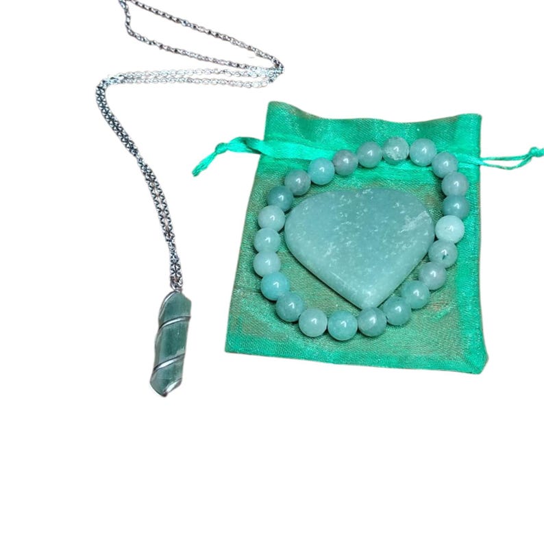 Green Aventurine Crystal Healing Set – Pendant Necklace, Beaded Bracelet & Heart Stone with Gift Bag