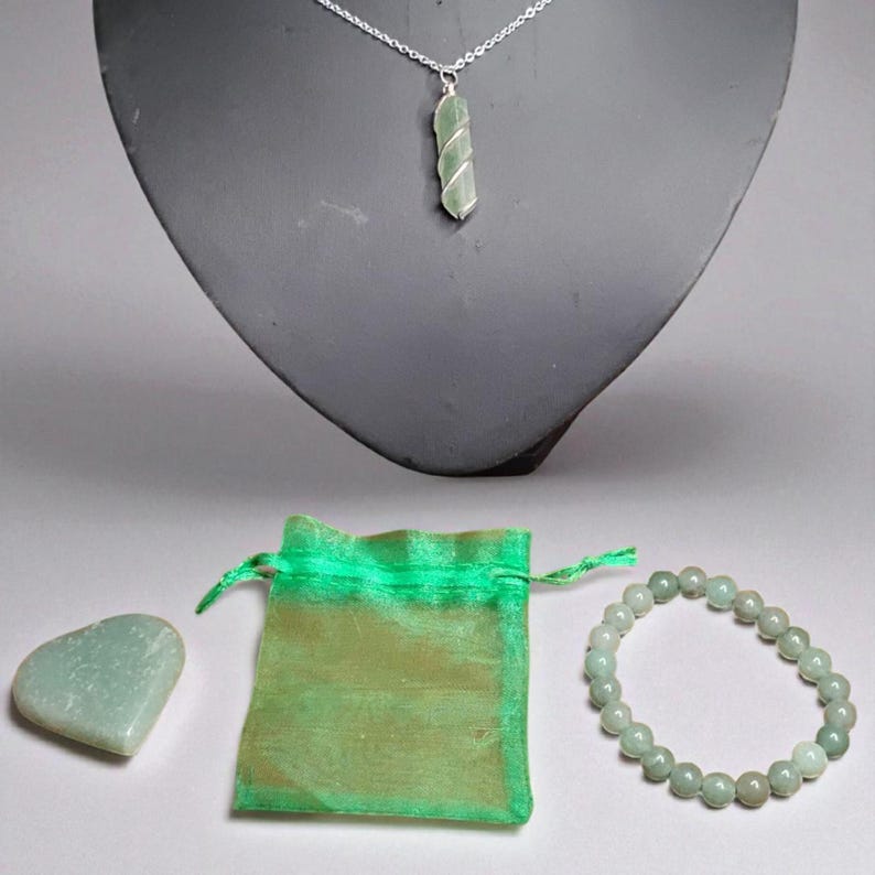 Green Aventurine Crystal Healing Set – Pendant Necklace, Beaded Bracelet & Heart Stone with Gift Bag